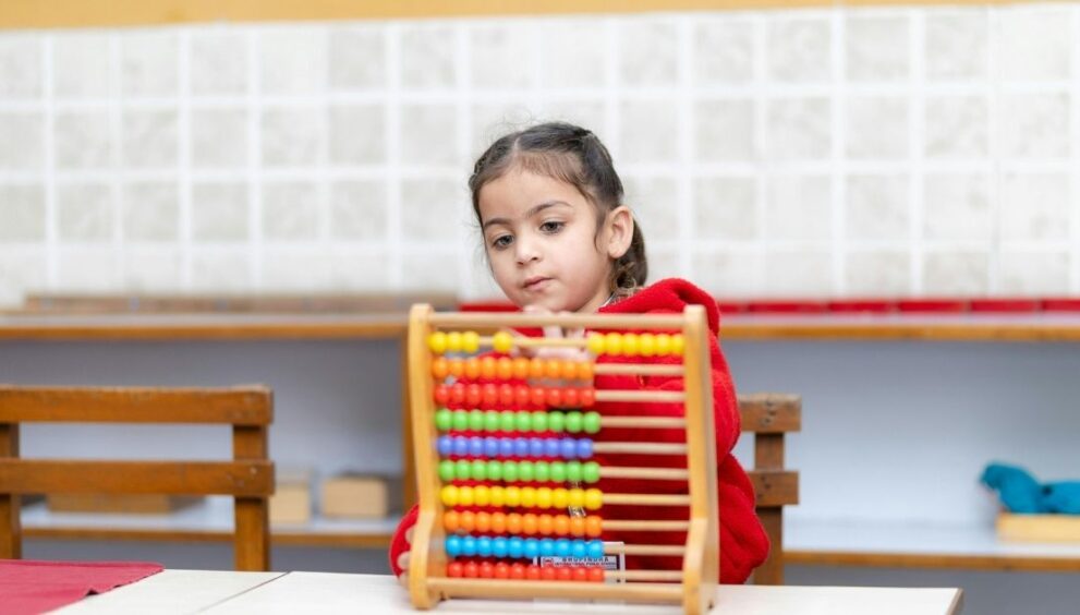 How Honey Maheshwari Makes Phonics Learning Easier for Children