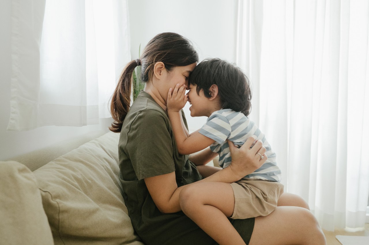 Livelihood Parenting bg
